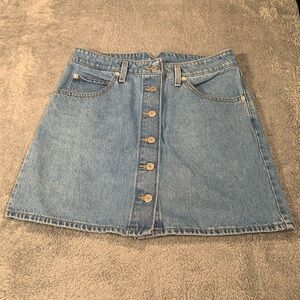 Levi Strauss denim skirt buttons 30